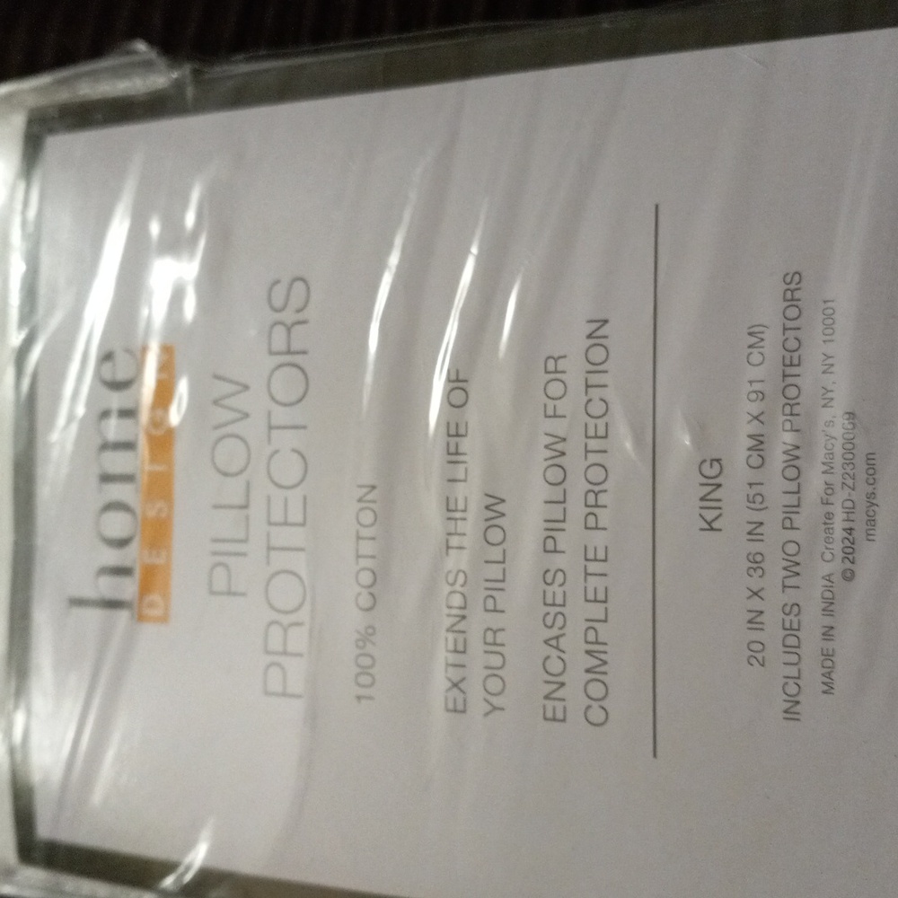 DESOTO White Pillow Protectors Set